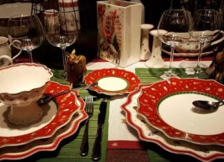 Sianko pod obrusem. Symboliczny akcent w czasie Wigilii sianko pod obrusem