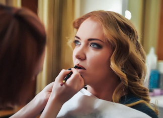Makijaż wieczorowy dla każdej kobiety. Jakimi zasadami się kierować? makijaż wieczorowy