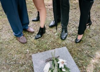Pomnik z lastryko – czyszczenie i odpowiednia pielęgnacja Pomnik z lastryko