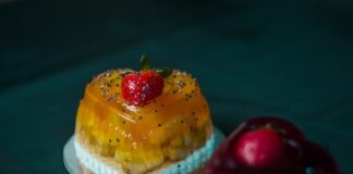 Najlepsze przepisy na domowe galaretki z owocami sezonowymi