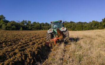Poradnik dla rolników – jak odpowiednio dbać o prawy lemiesz pługa? Prawy lemiesz pługa