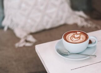 Historia kawy: skąd pochodzi, jak ją przygotować i jak wpłynęła na świat Historia kawy: skąd pochodzi, jak ją przygotować i jak wpłynęła na świat