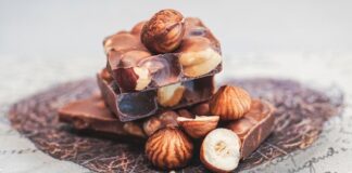 Jakie są różnice między Orzechami i Suszonymi Owocami a słodyczami i jak zastąpić cukier w diecie
