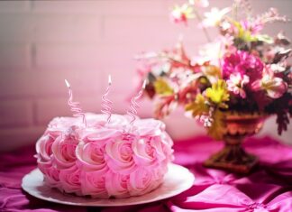 Czym najlepiej przełożyć tort? Czym najlepiej przełożyć tort?