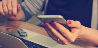 Czy telefon trzeba wprowadzić do ewidencji środków trwałych?
