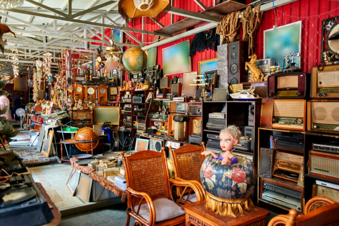 Targi staroci w Warszawie – dlaczego warto inwestować w antyki? Odpowiadamy! Targi staroci w Warszawie