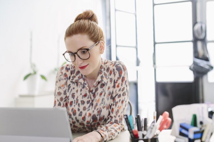 Studia online – zdobywaj wiedzę bez wychodzenia z domu Studia online