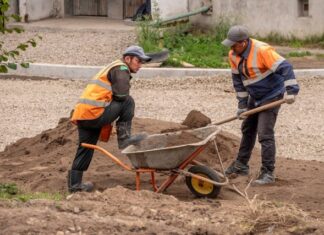 Jakie obuwie do pracy w trudnym terenie? Jakie obuwie do pracy w trudnym terenie